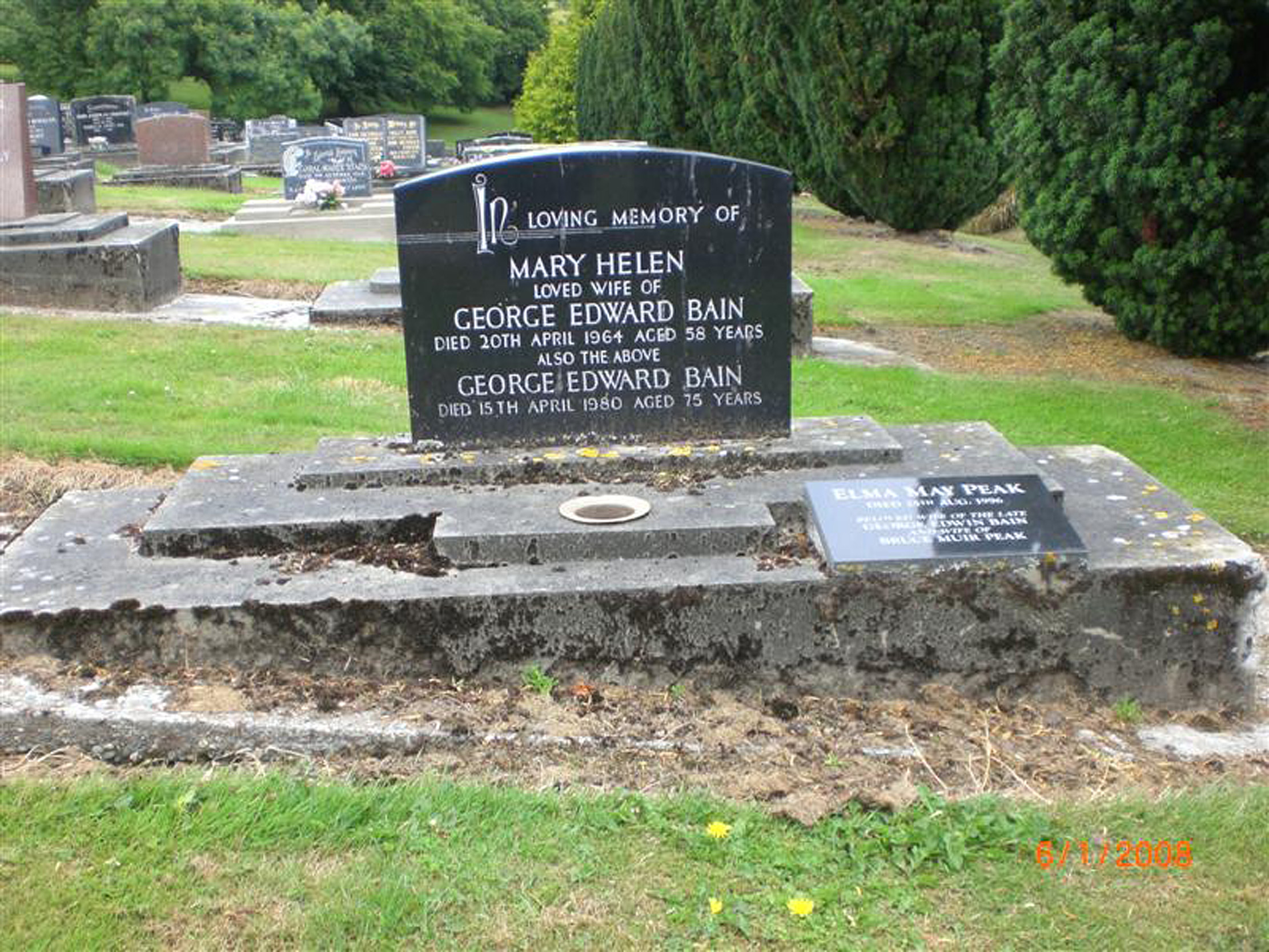 Photo of headstones/Mary Helen McLennan died 1964 hdstn Gore